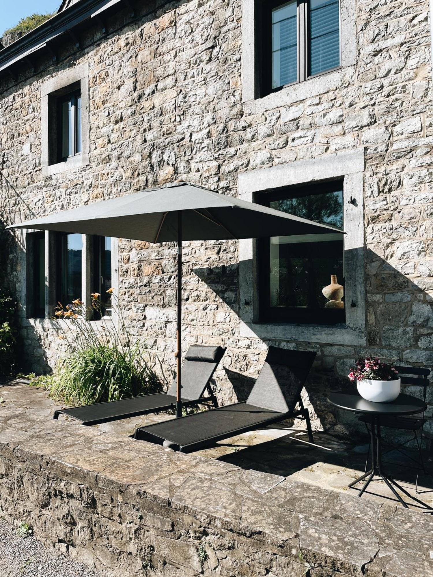 Pieds Dans L'Eau Private Wellness Bordure De Meuse Villa Lustin Exterior photo